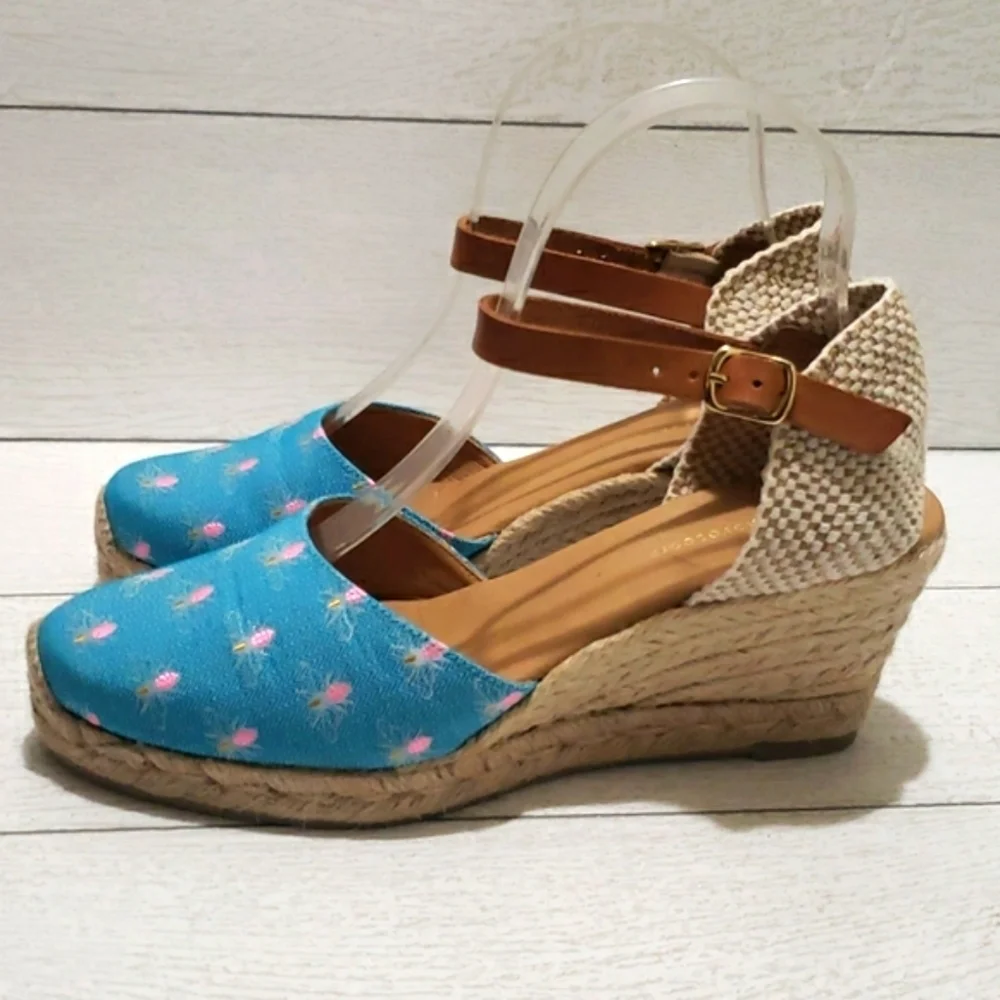 Anthropologie 39 canvas espadrilles wedges blue and cream shoes